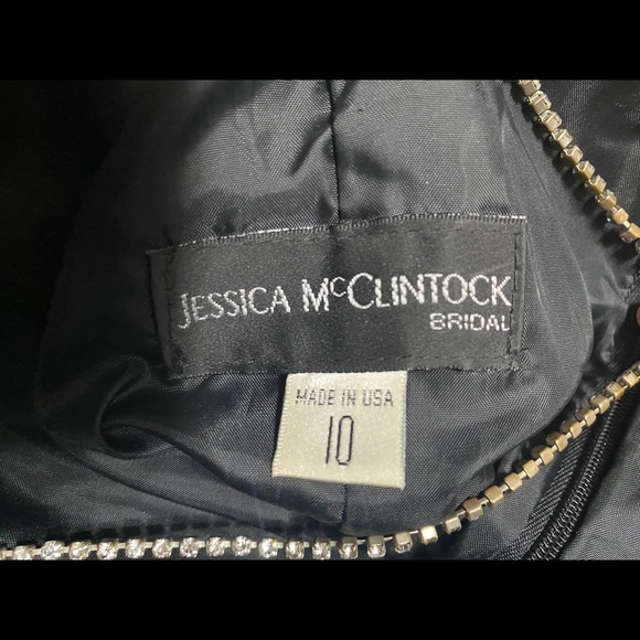 Formal dress - Picture 5 of 5